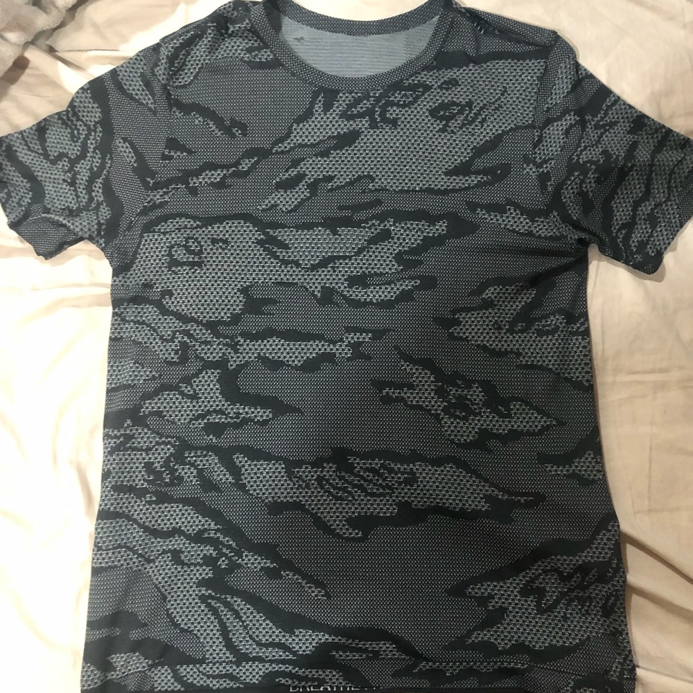 Lululemon athletic shirt
